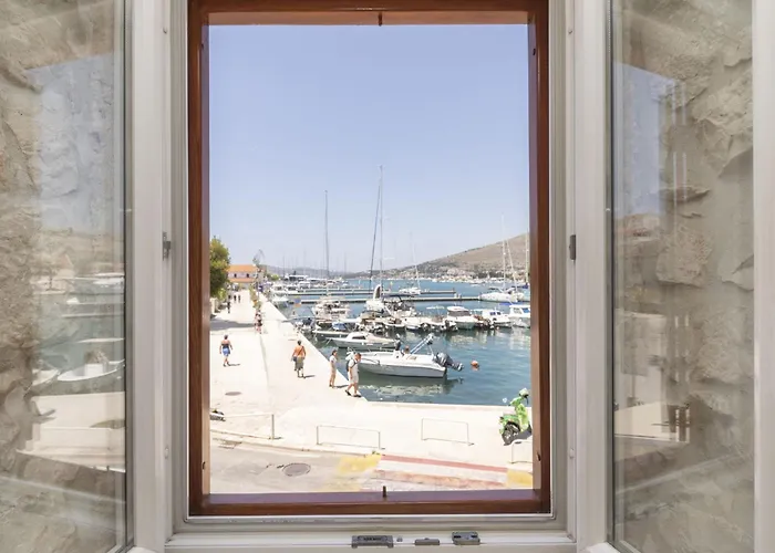 Lucica-2 By Interhome * تروغير