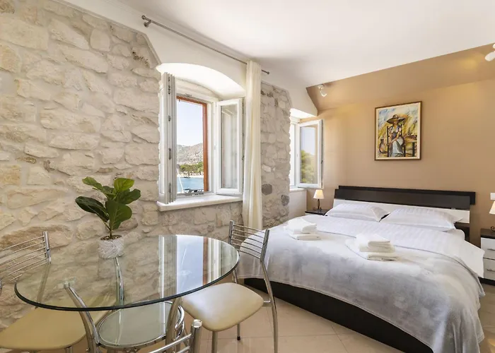 Lucica-2 By Interhome